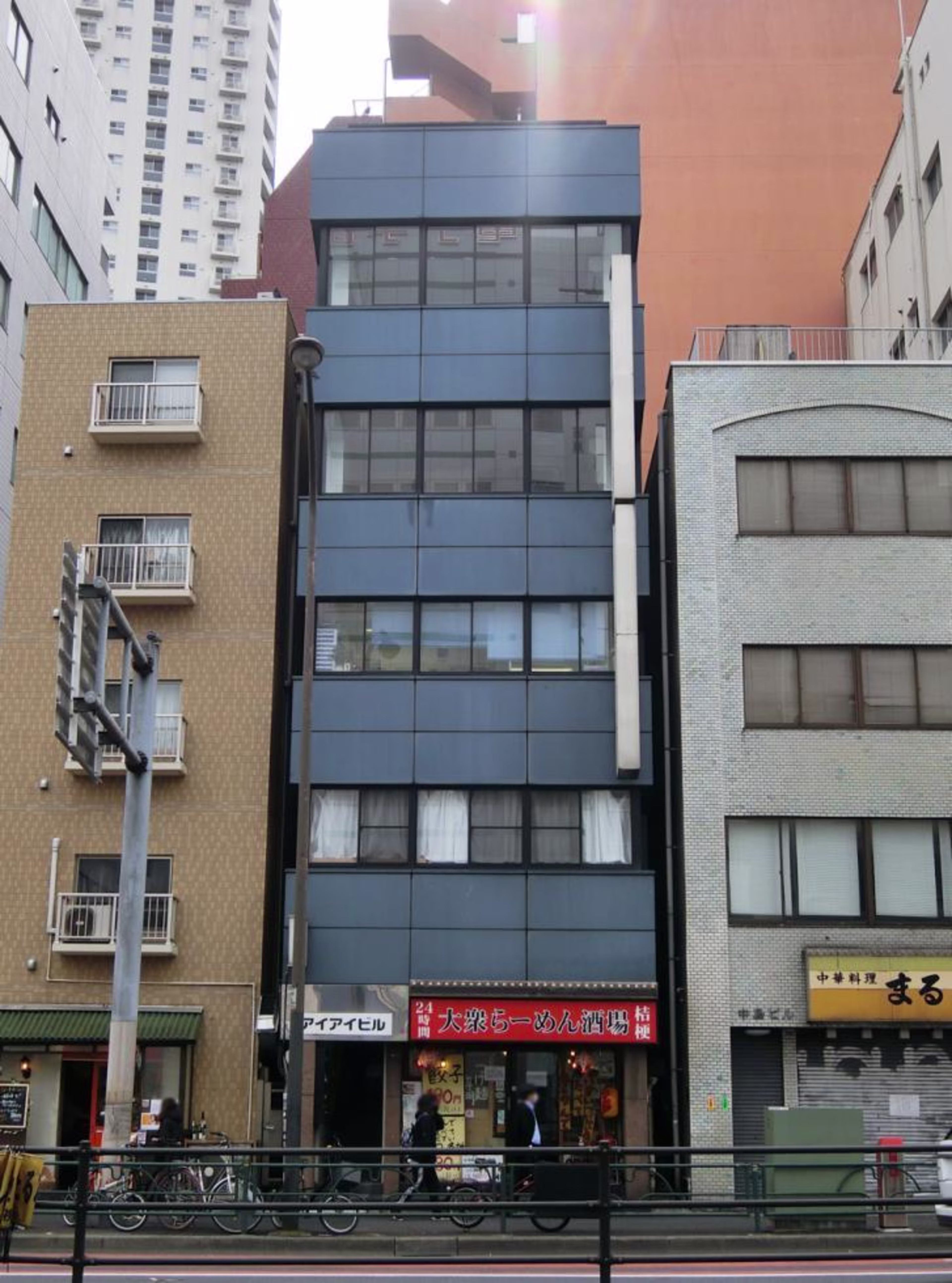 西新宿7-6-8