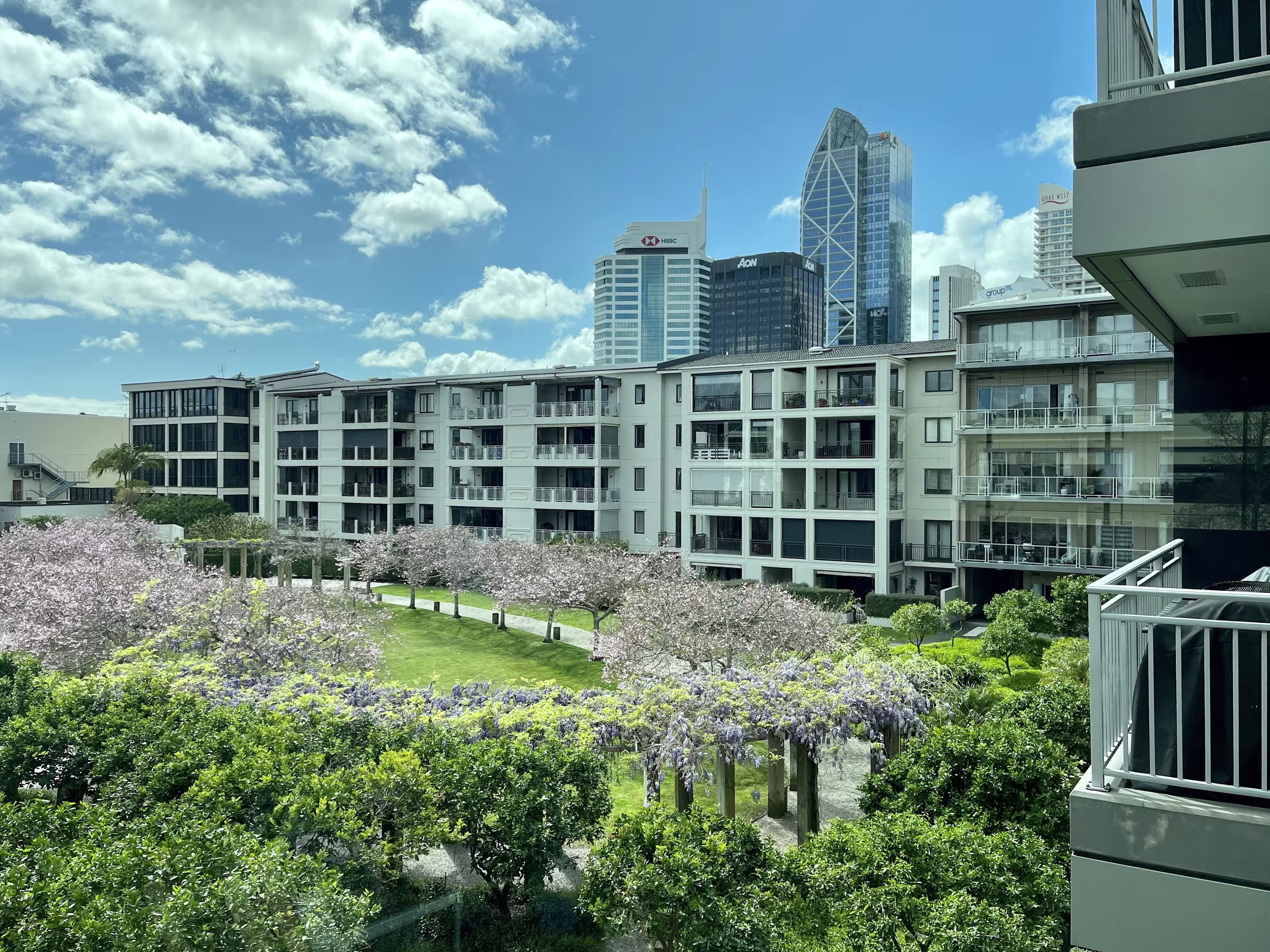 136 Customs Street W