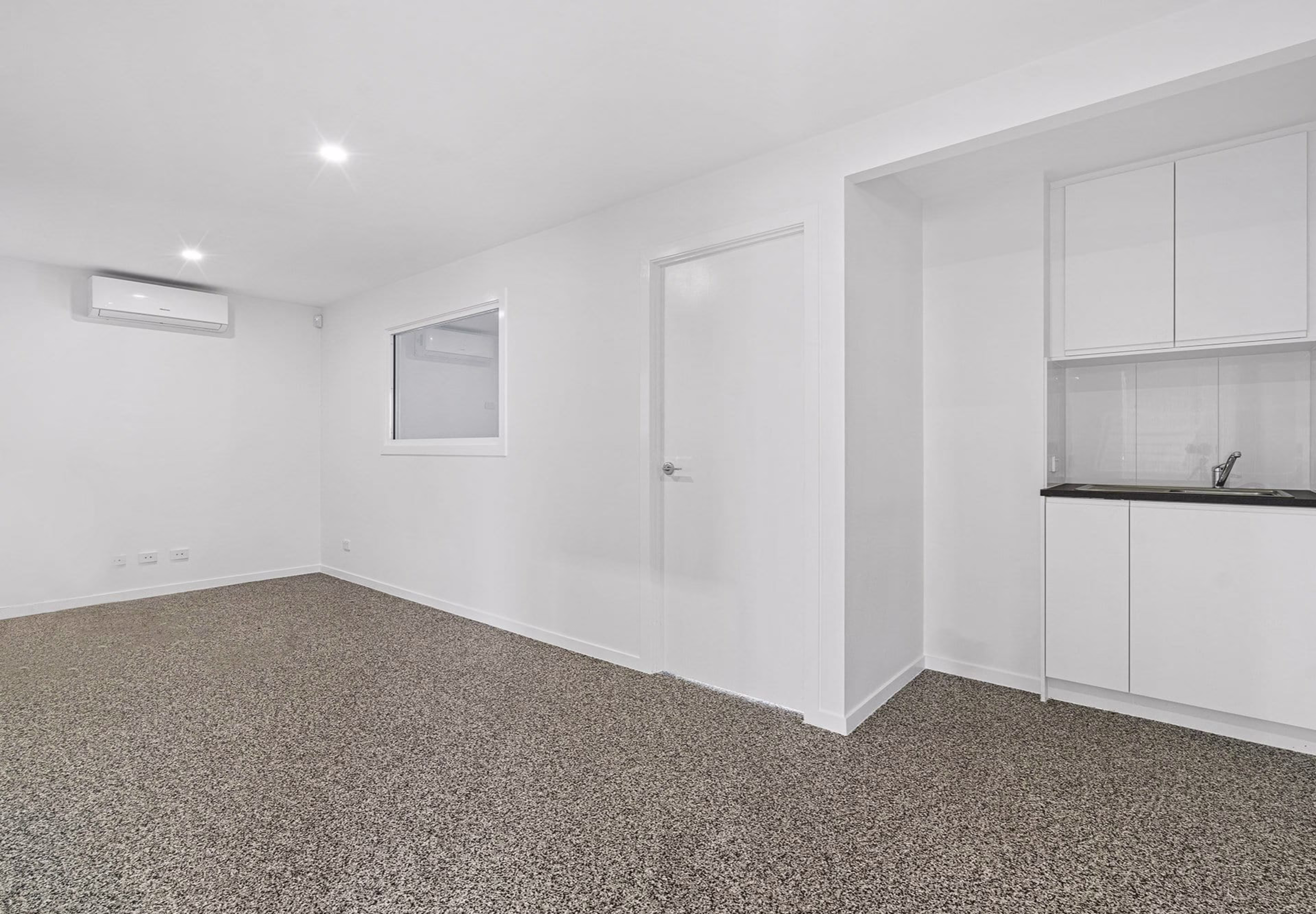 8 Moss Street