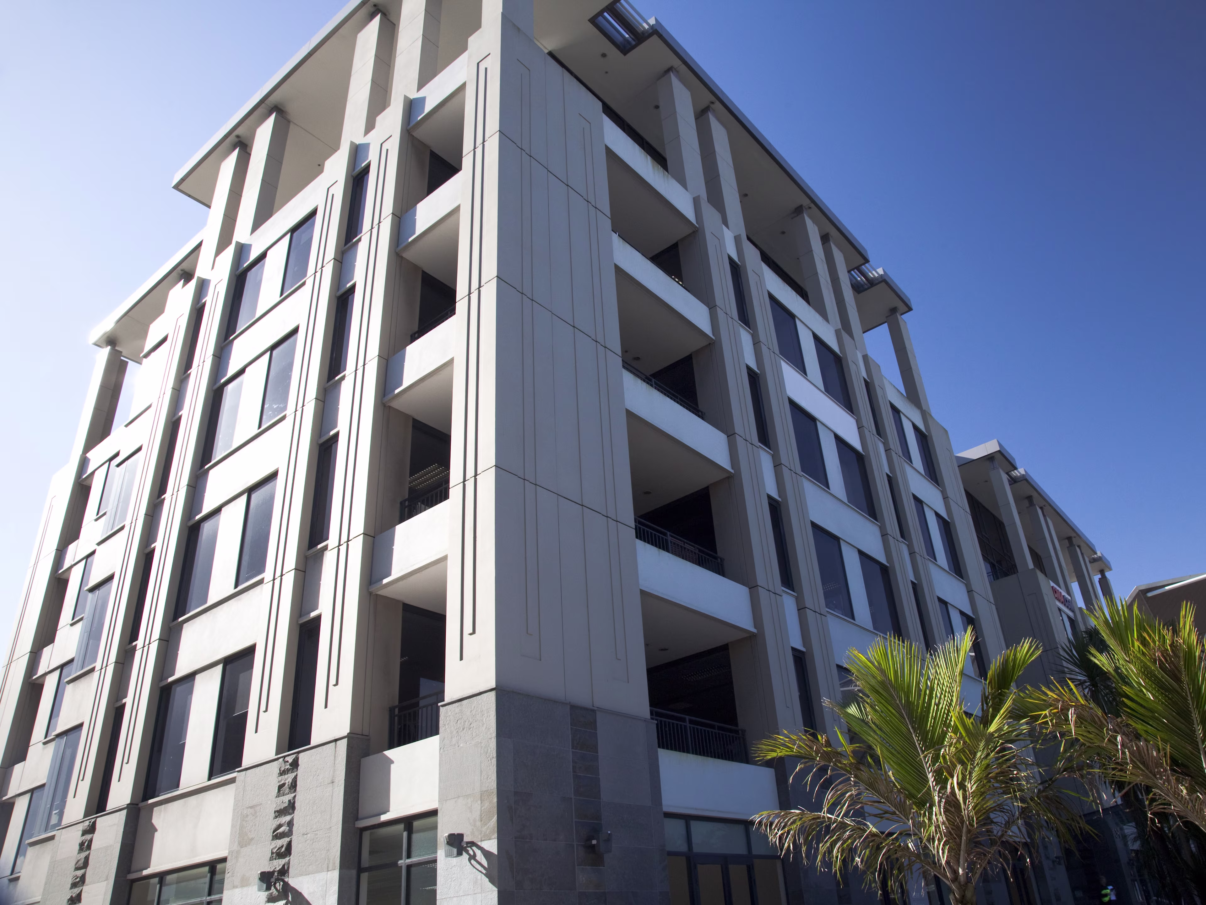 32 - 34 Mahuhu Crescent