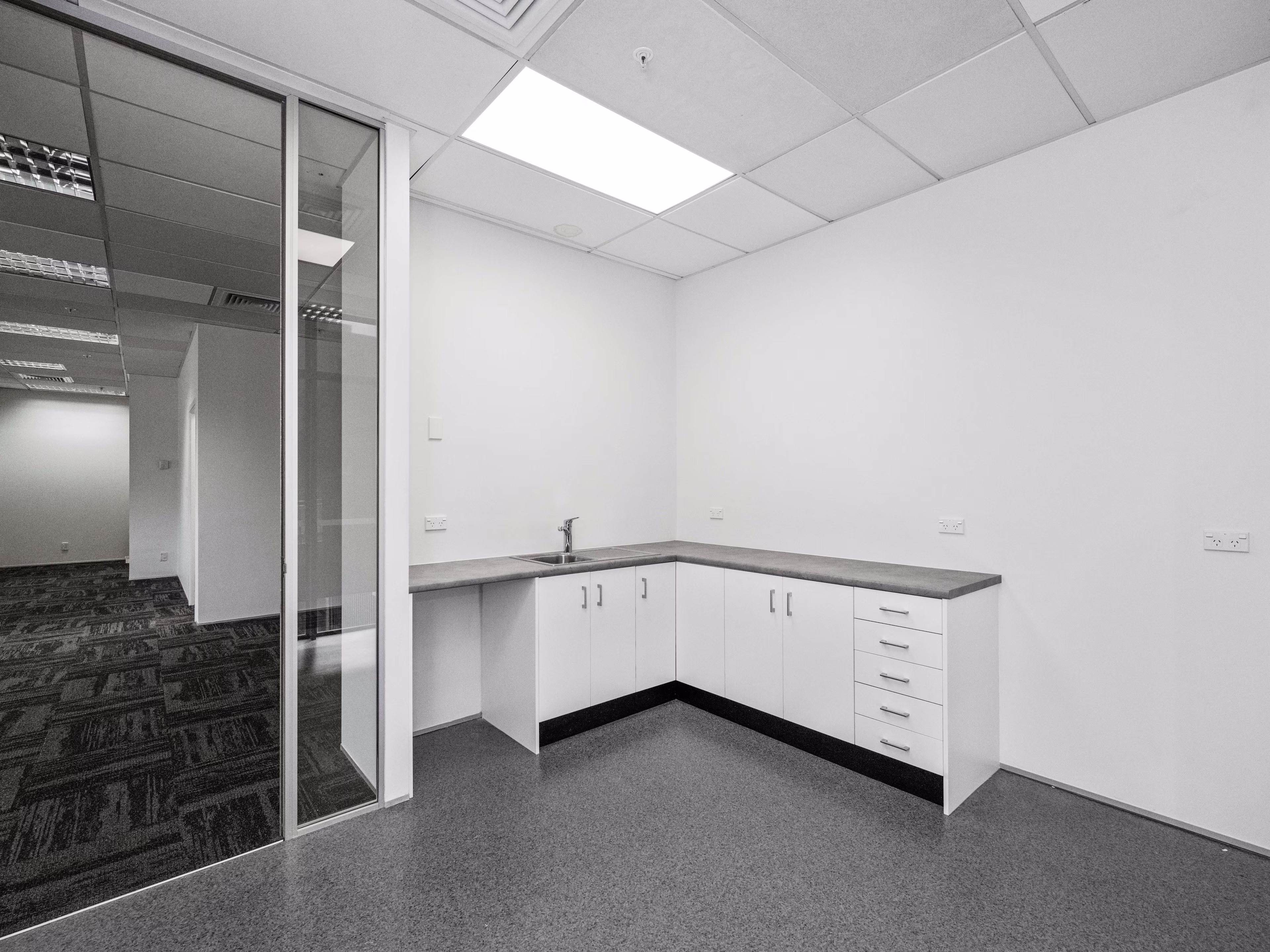 32 - 34 Mahuhu Crescent