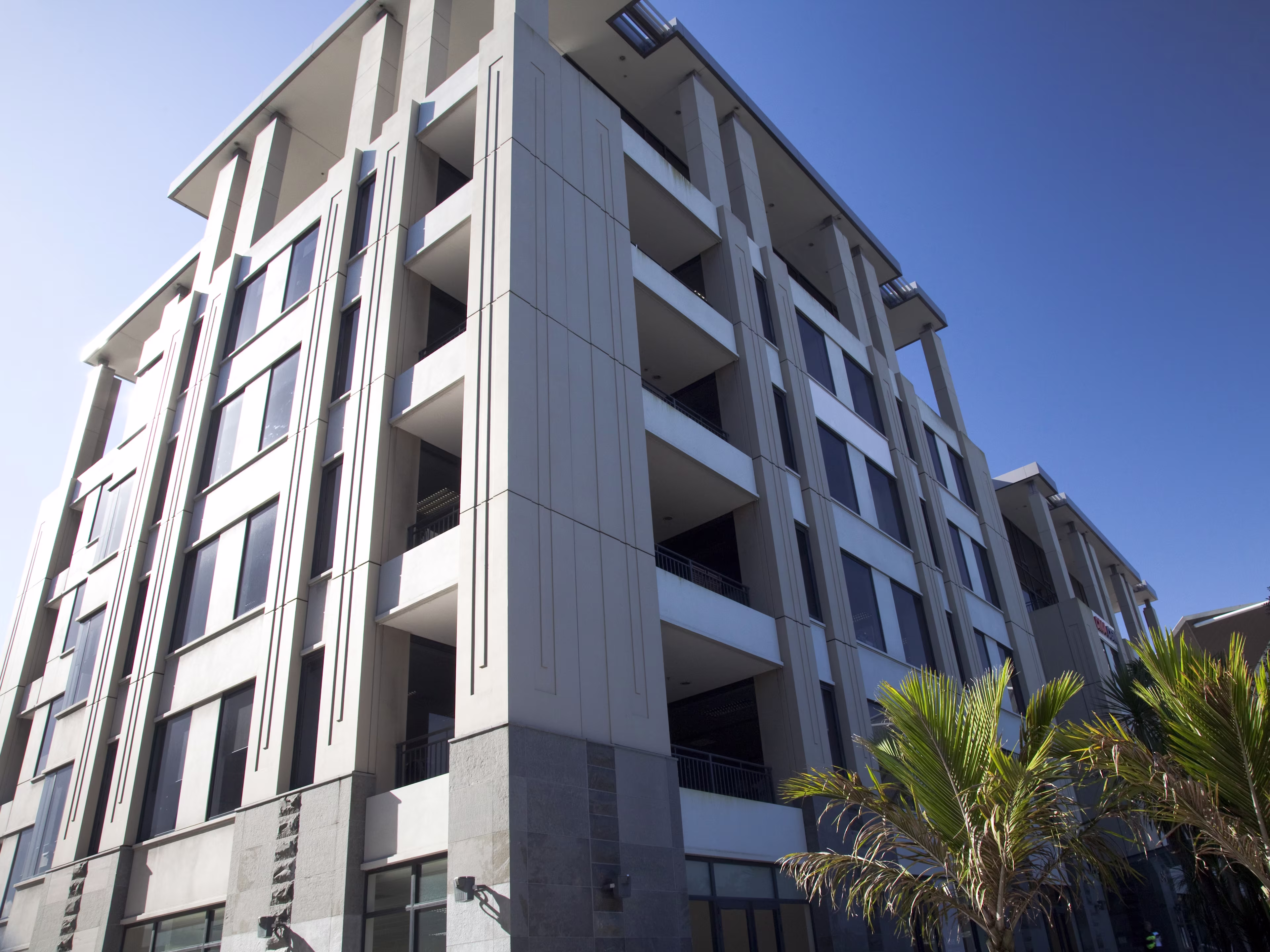 32 - 34 Mahuhu Crescent