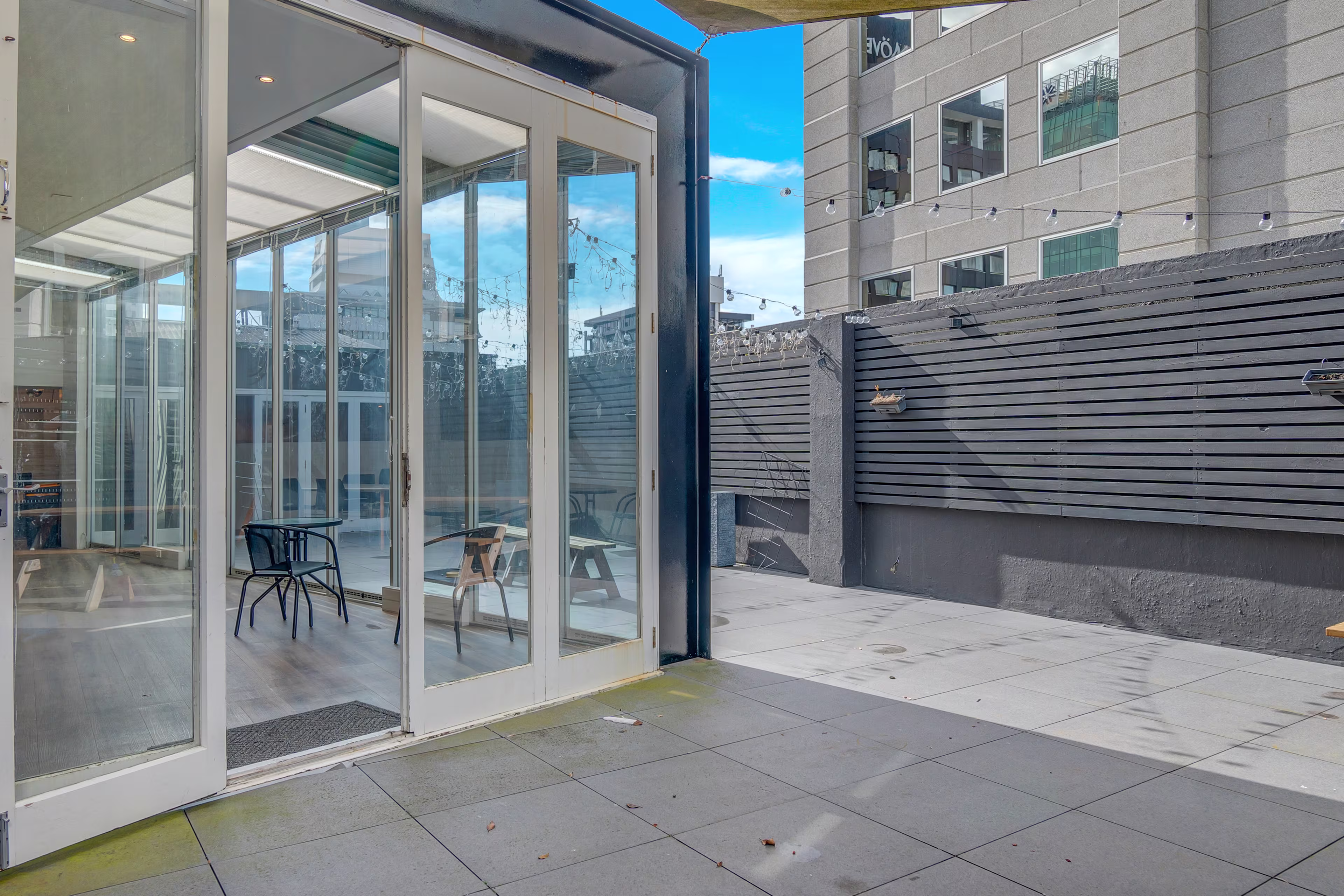 17 - 21 Customs Street E