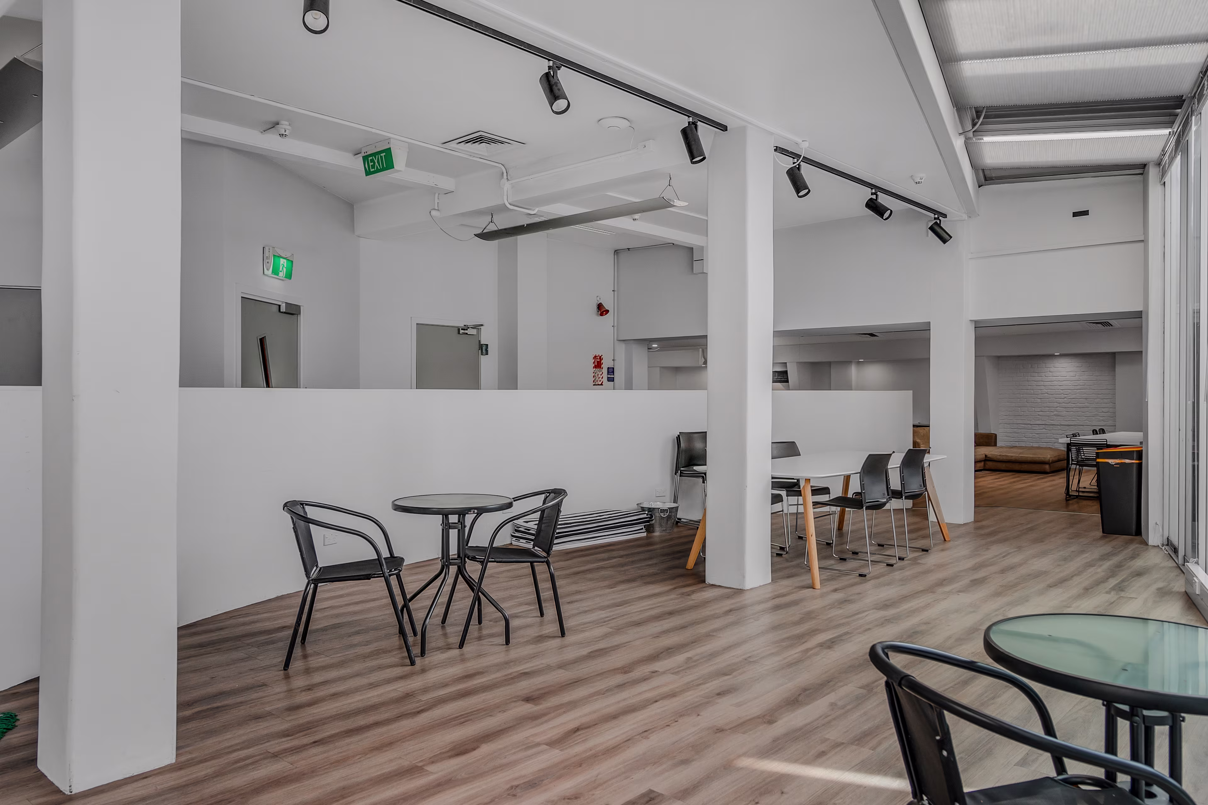 17 - 21 Customs Street E