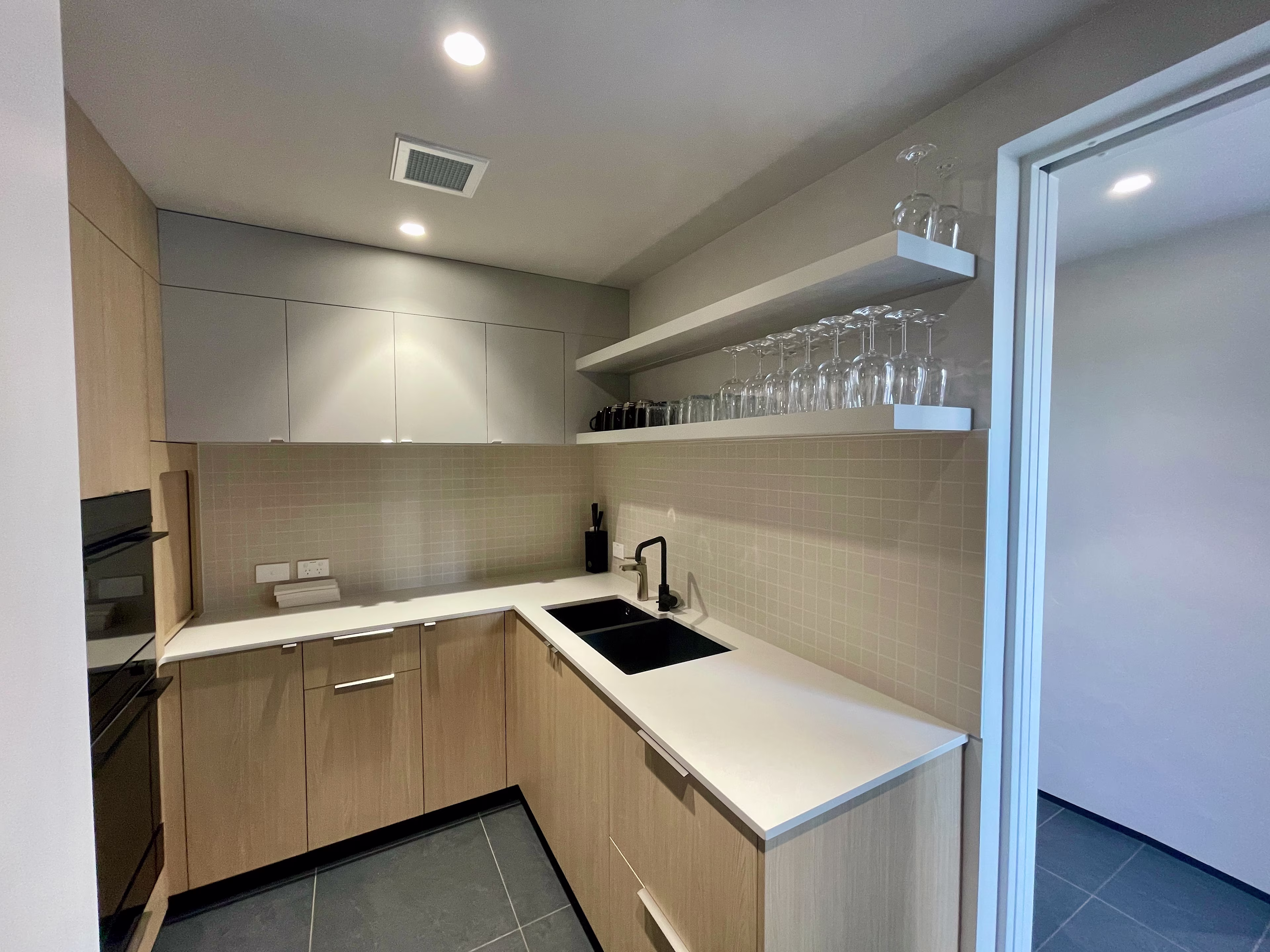 10 - 12 Commerce Street