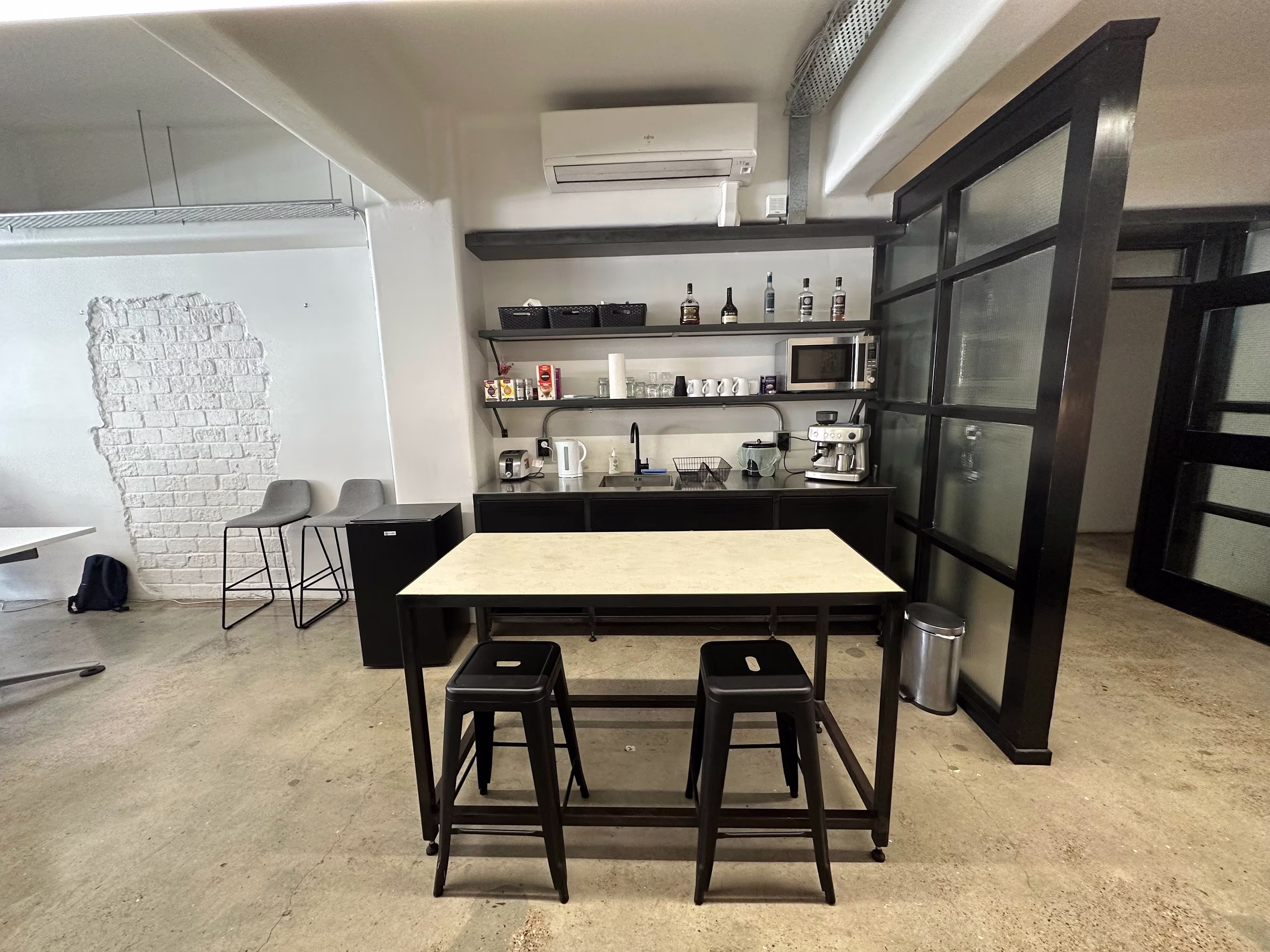 16 - 22 Anzac Avenue