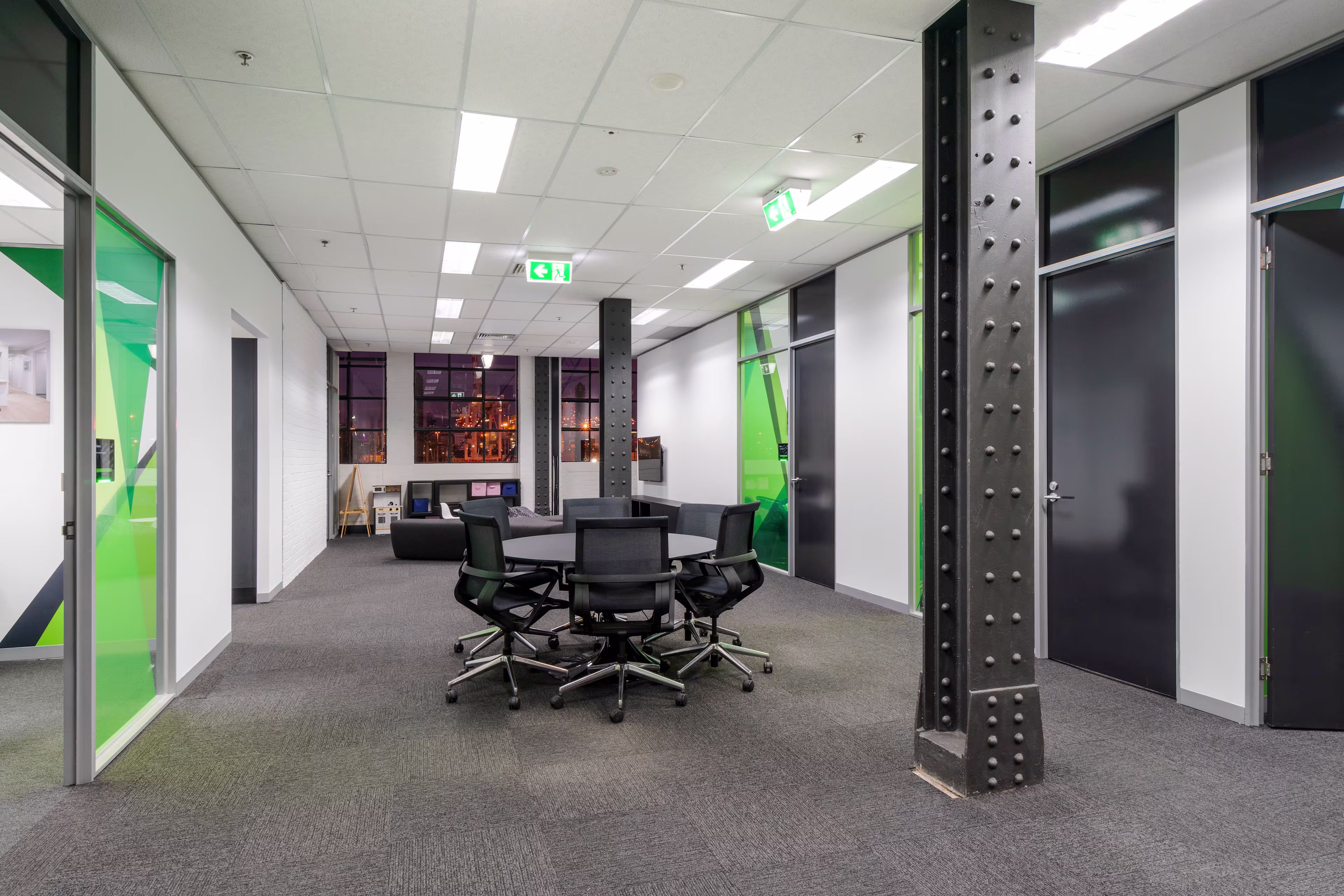90 Maribyrnong Street