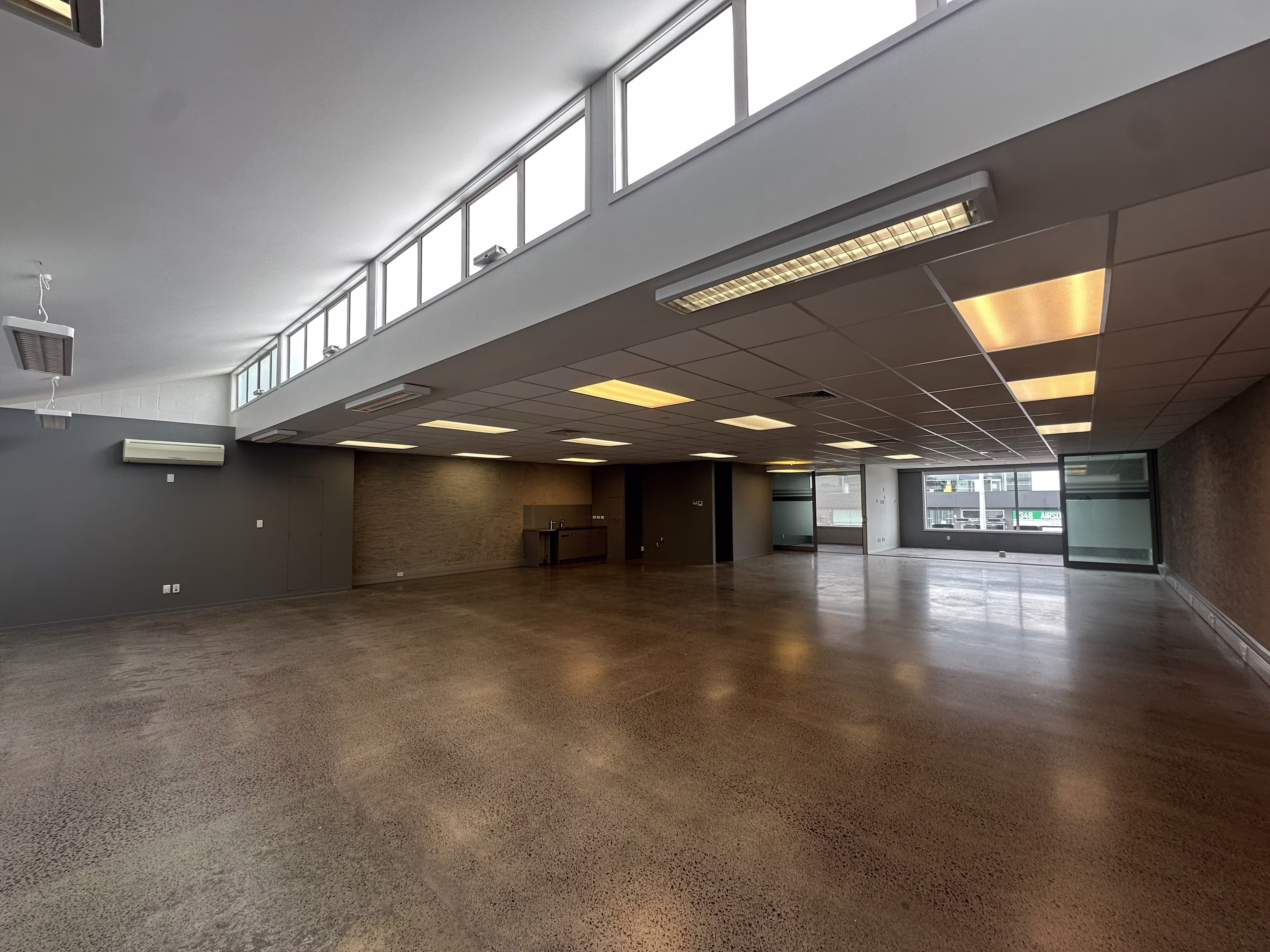 355 New North Road