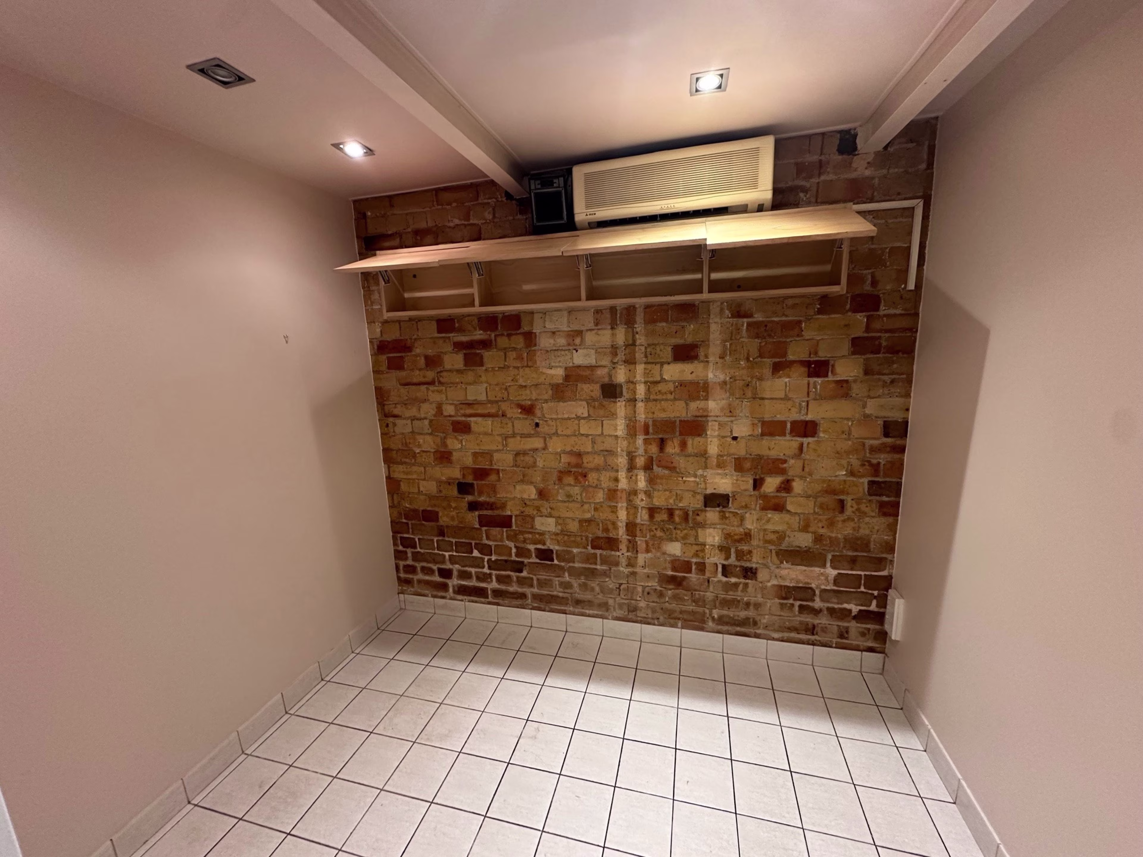 98 - 100 Jervois Road