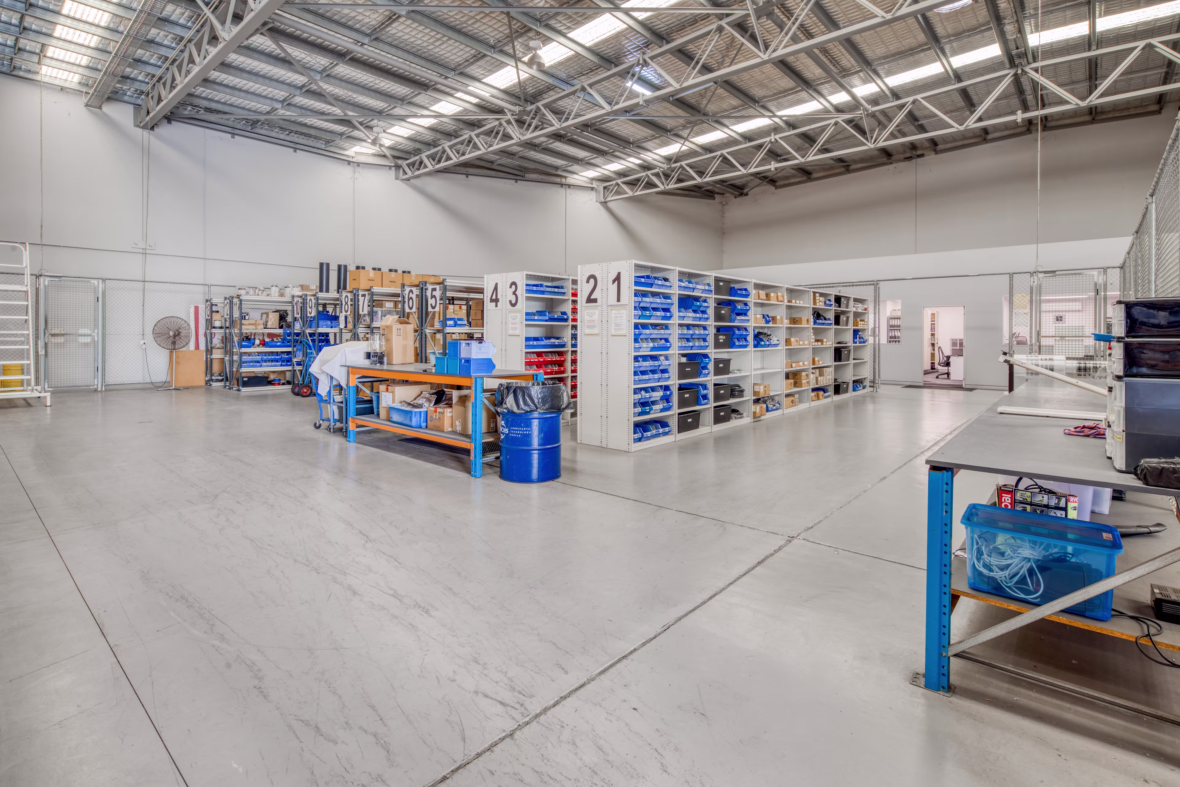 16 Bluestone Circuit