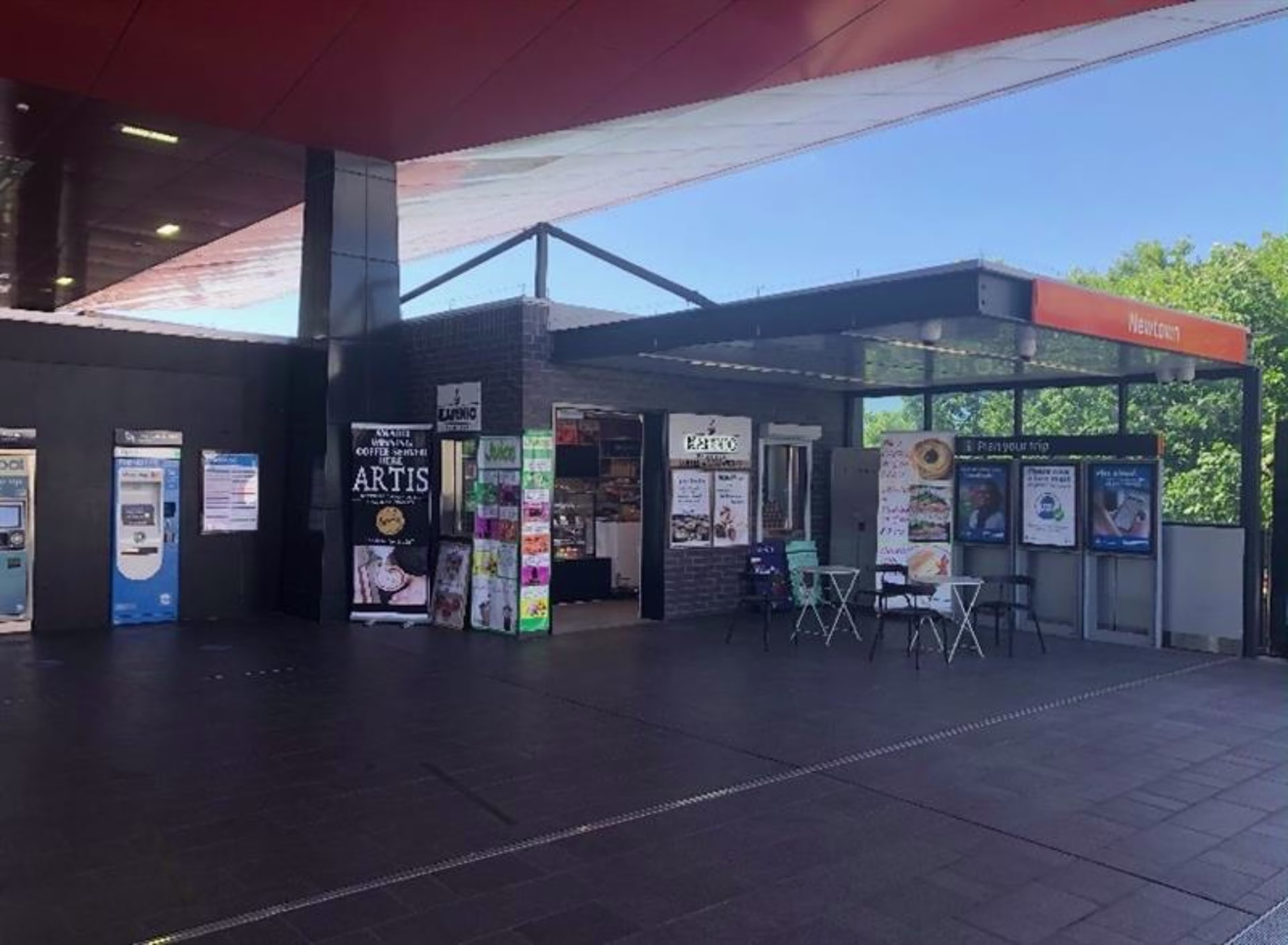 Retail, 326A King Street, Newtown Railway Station