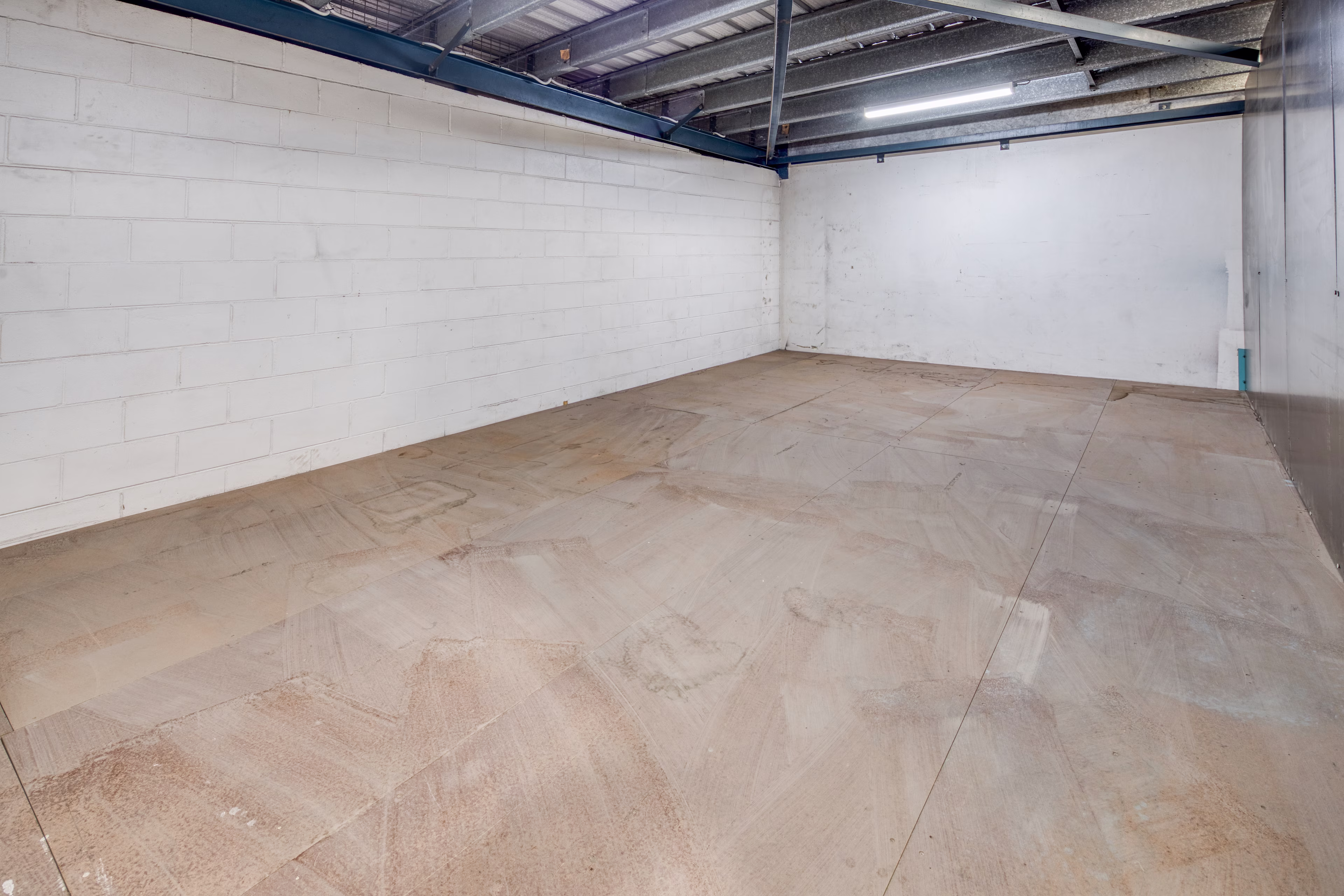 1368 Kingsford Smith Drive