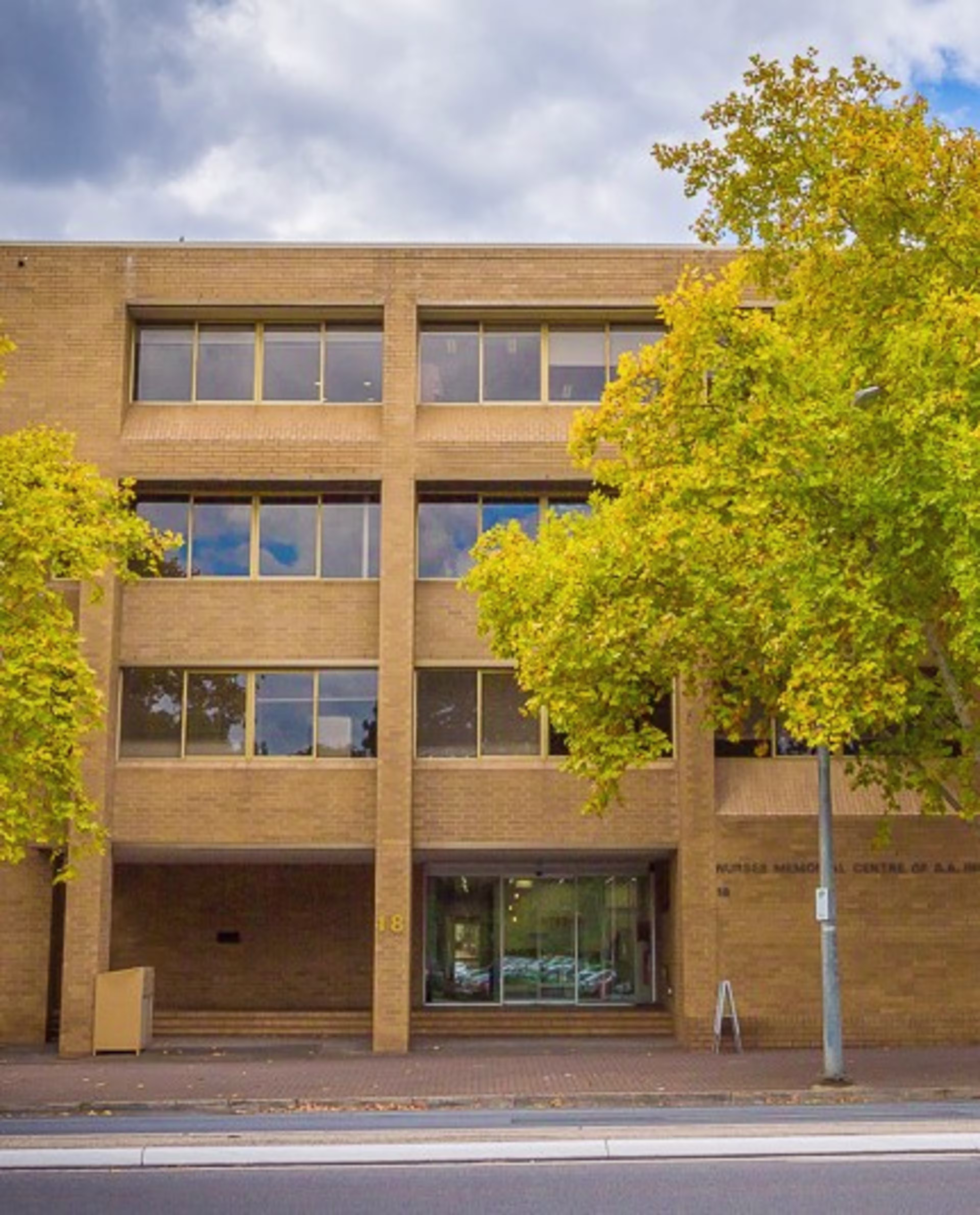 18 Dequetteville Terrace