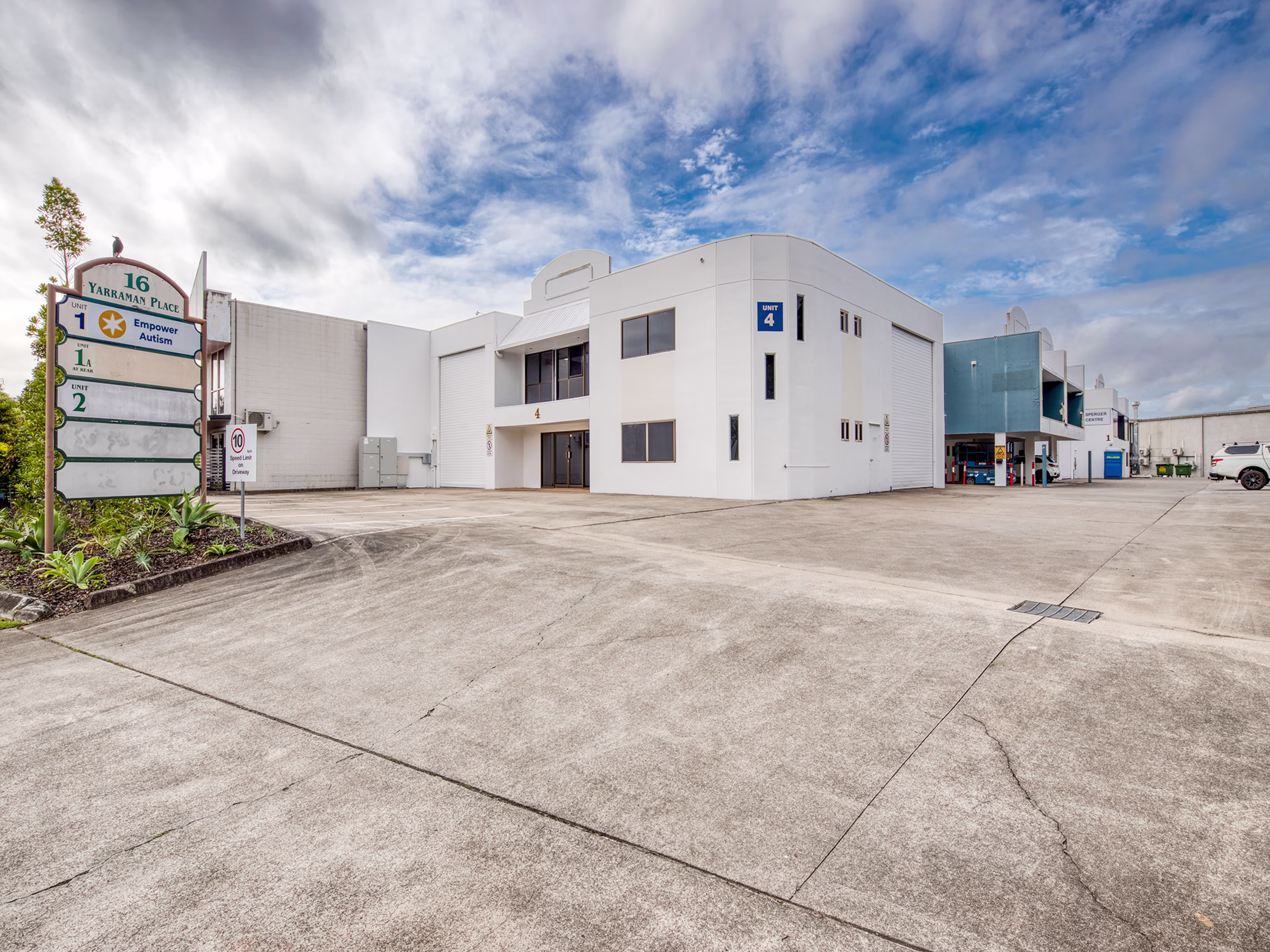 16 Yarraman Place