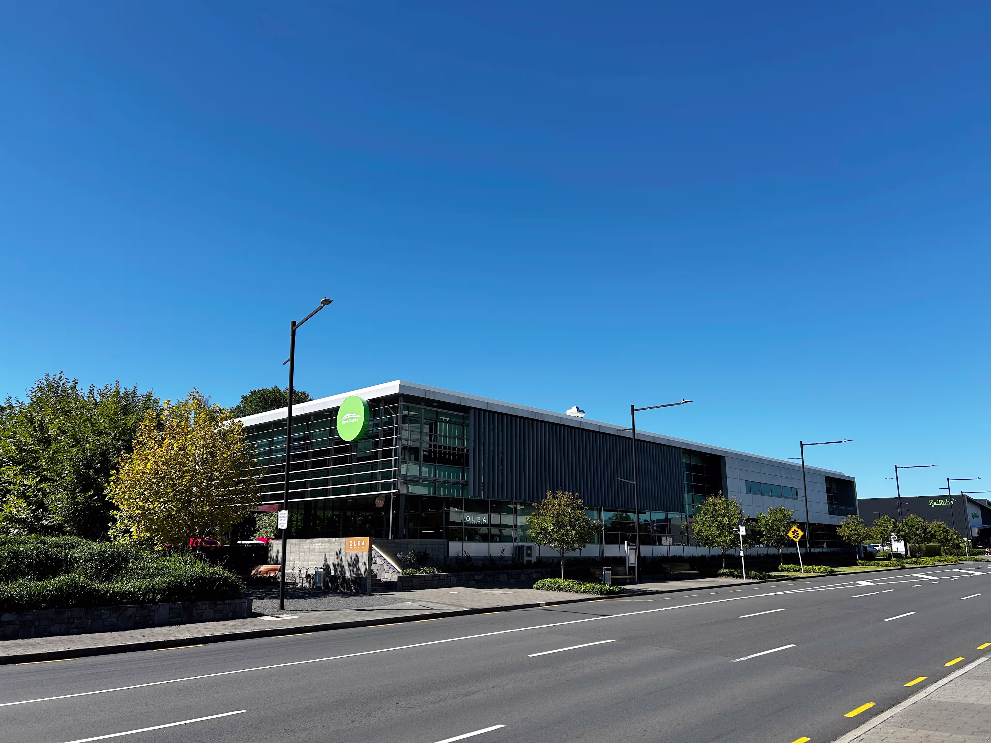 8 Business Parade South Parade