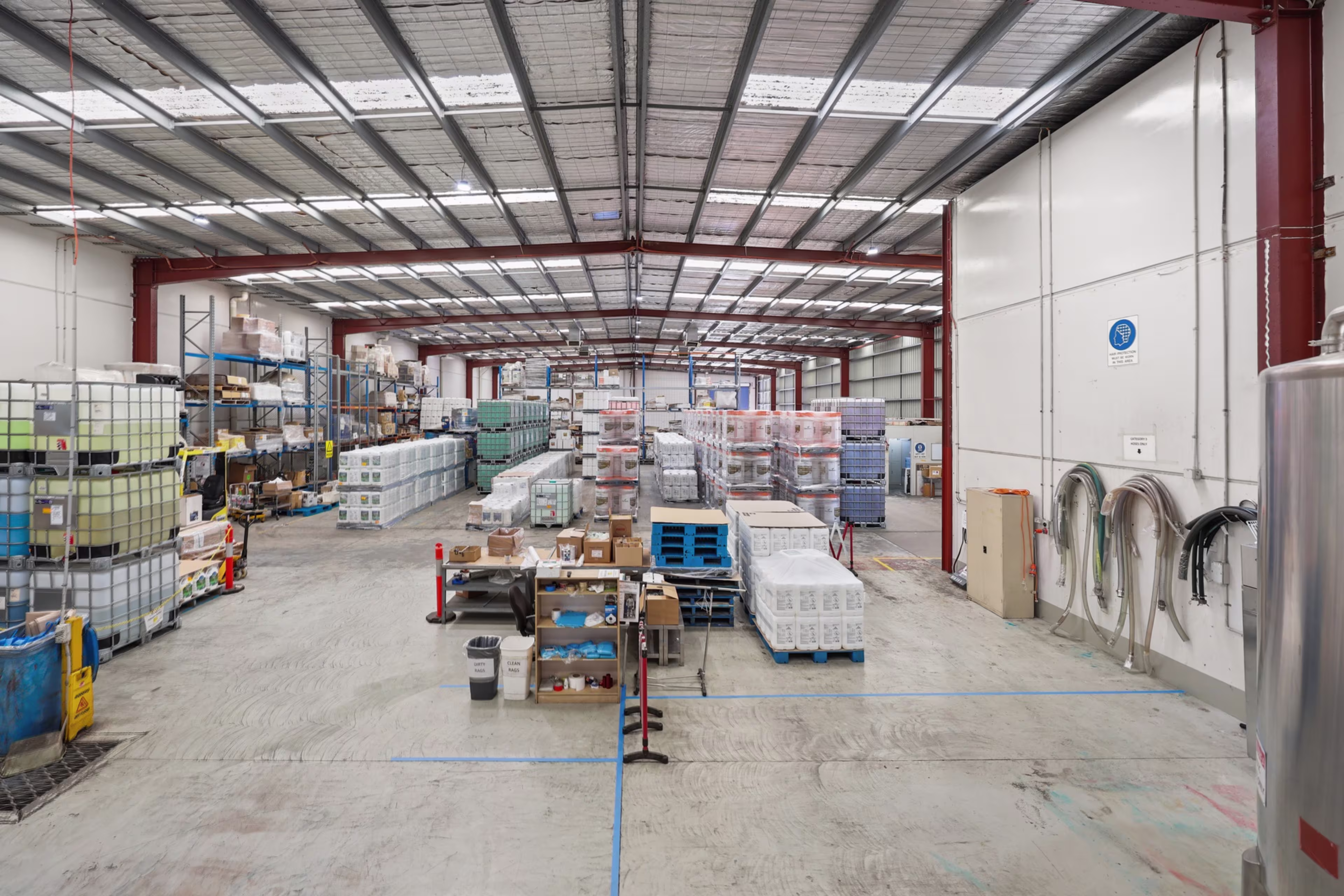 24 - 26 Hydrive Close