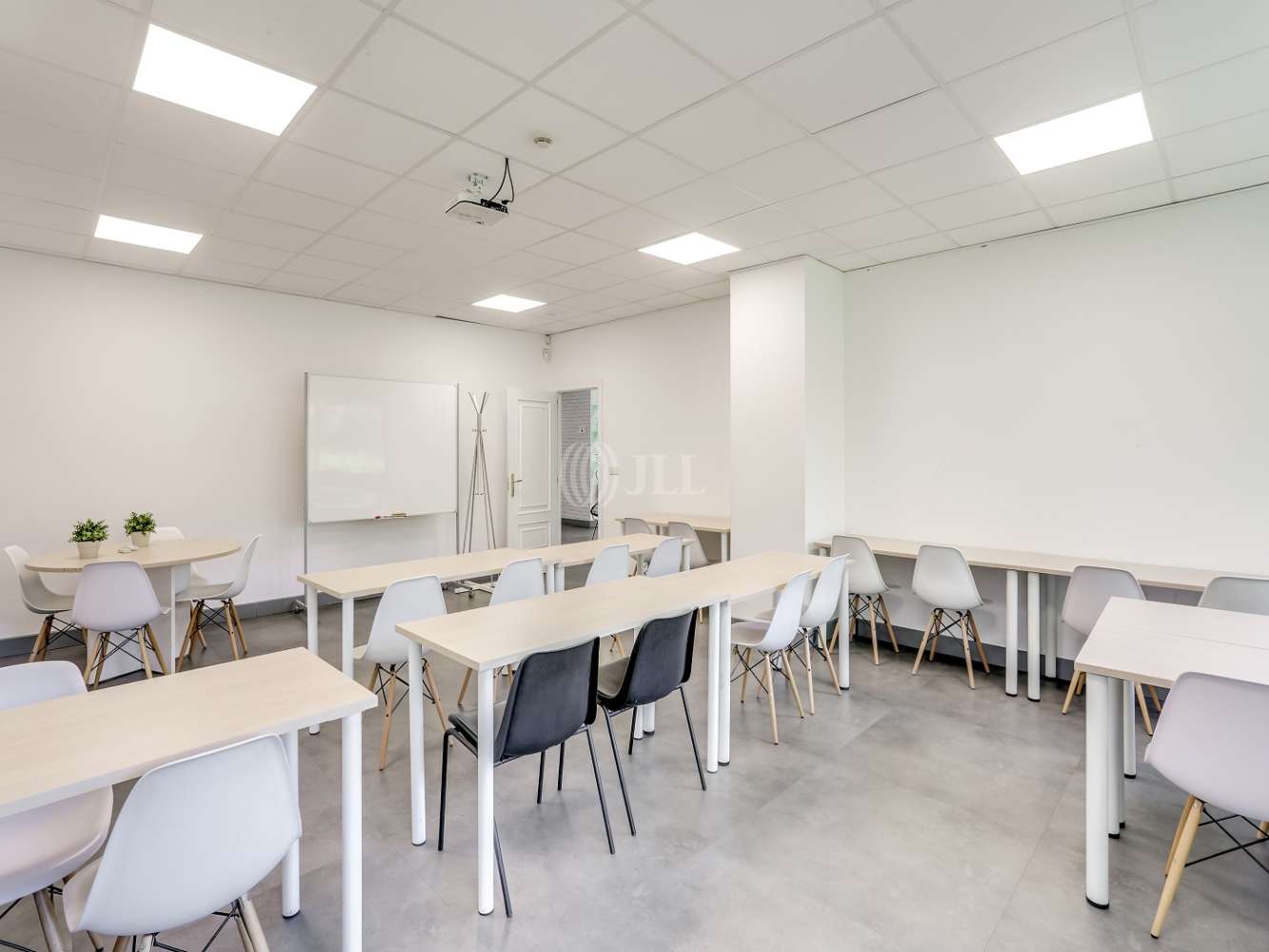 Oficina Madrid, 28020 - Coworking - La Fabrica Brasil