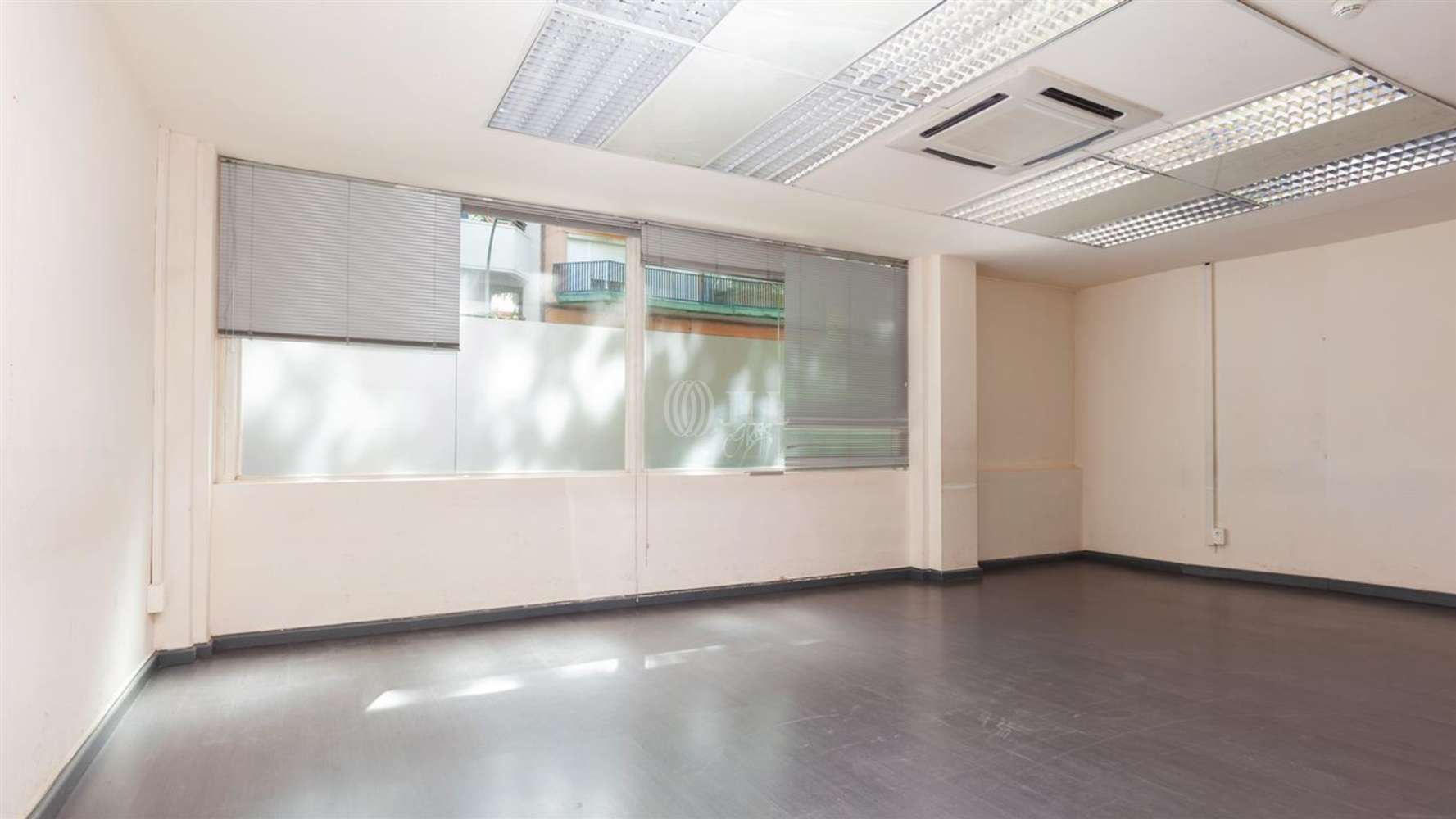 Retail Barcelona, 8005 - SARDENYA 68-72