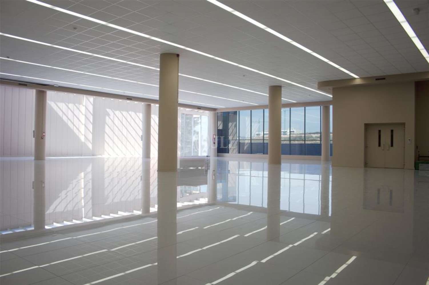 Office Sant just desvern, 8960 - Joan de la Cierva 19