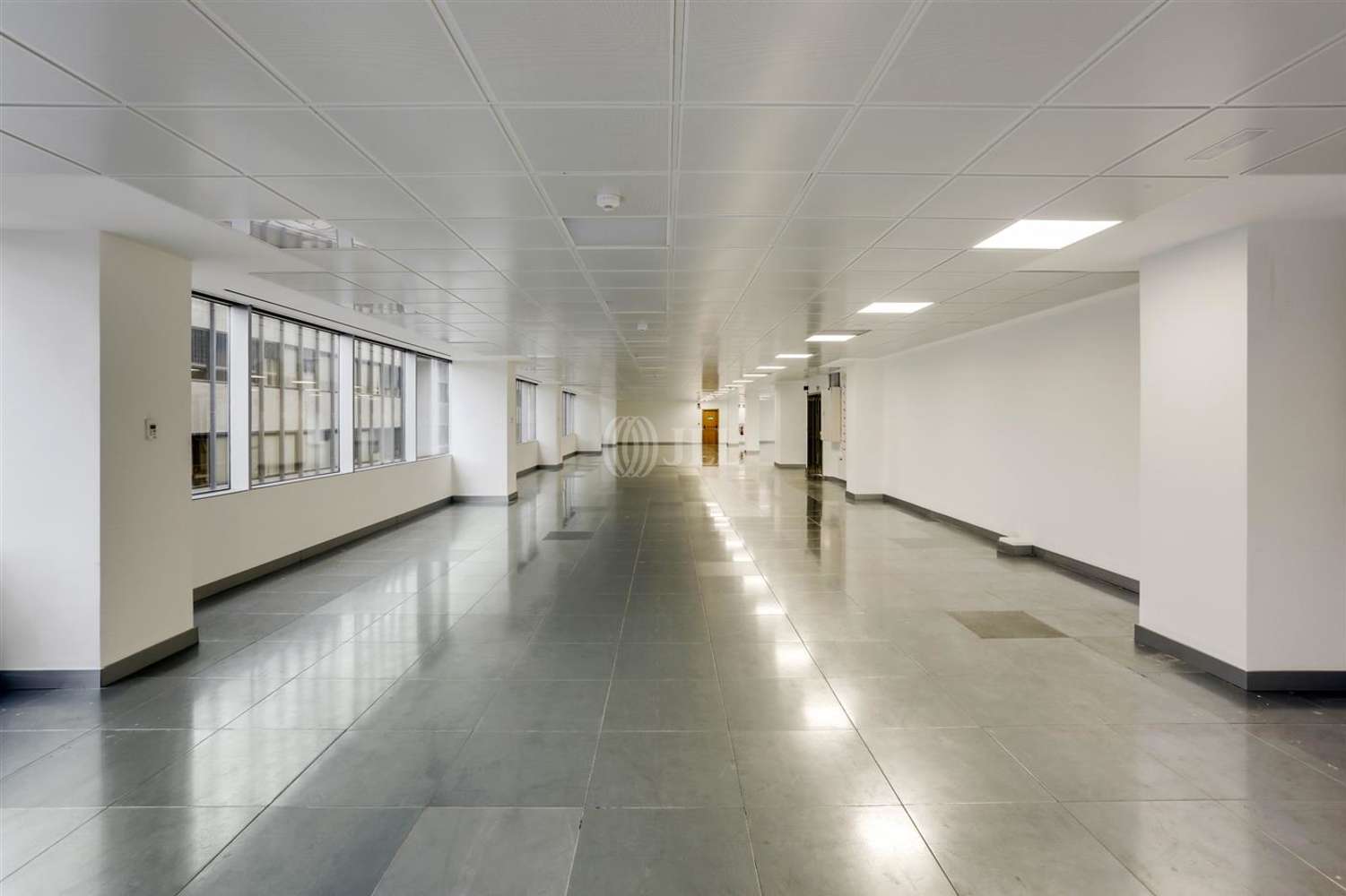 Office Madrid, 28020 - General Perón 40