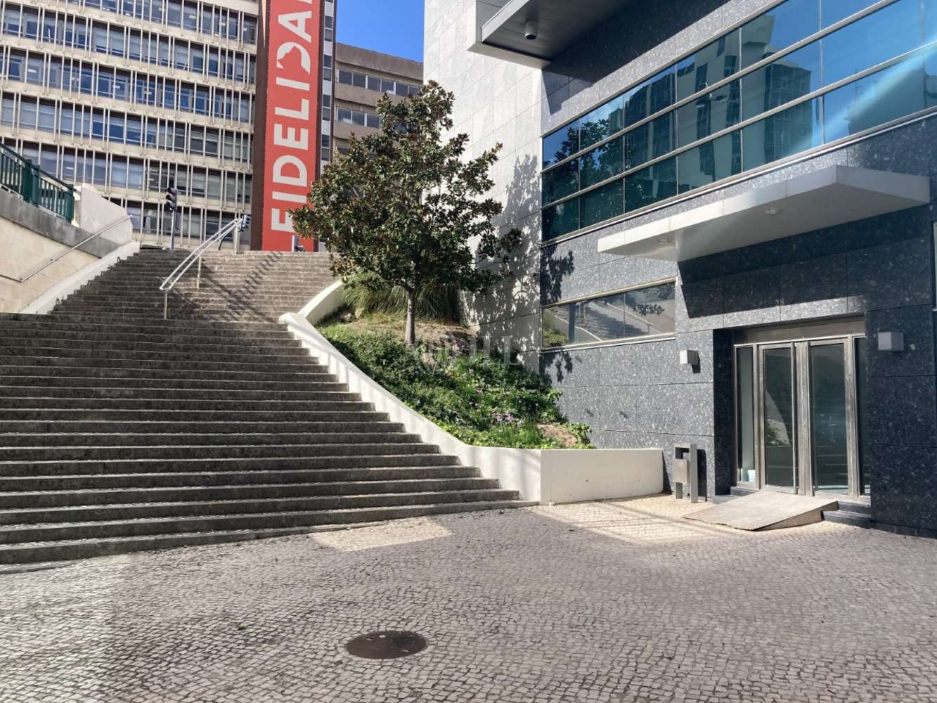 Loja Lisboa - Edifício Europa | Campolide