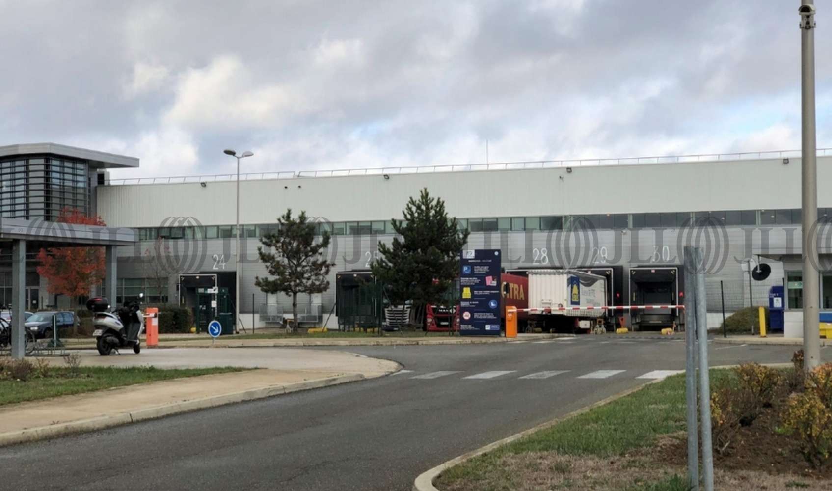Plateformes logistiques Chatres, 77610 - 2 AVENUE LOUIS RENAULT