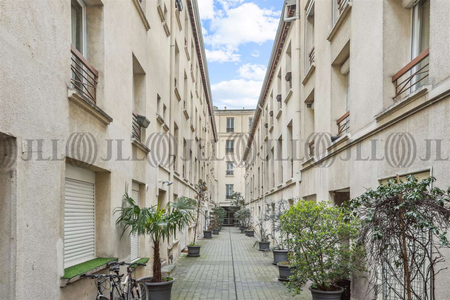 Bureaux Paris, 75009 - 92 RUE MARGUERITE DE ROCHECHOUART