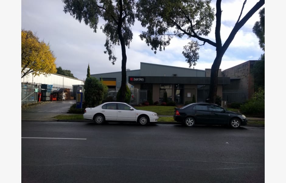 35-39-Gatwick-Road-Office-for-Sale-1419-1058695e-1361-e711-8112-e0071b72b701_IMG_20170609_093912