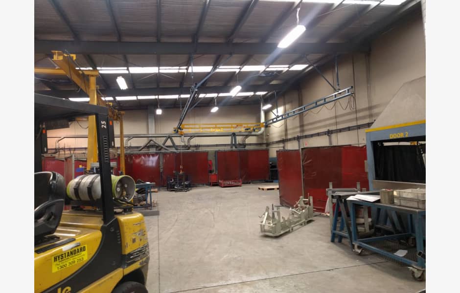 35-39-Gatwick-Road-Office-for-Sale-1419-3a1e10a3-1361-e711-8118-e0071b710a01_IMG_20170609_101546