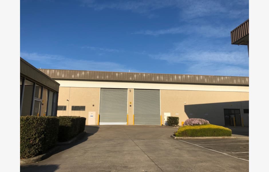 Unit-9-Office-for-Lease-4320-239fb42a-2a74-4c98-90a8-b66bbe608f4f_middle