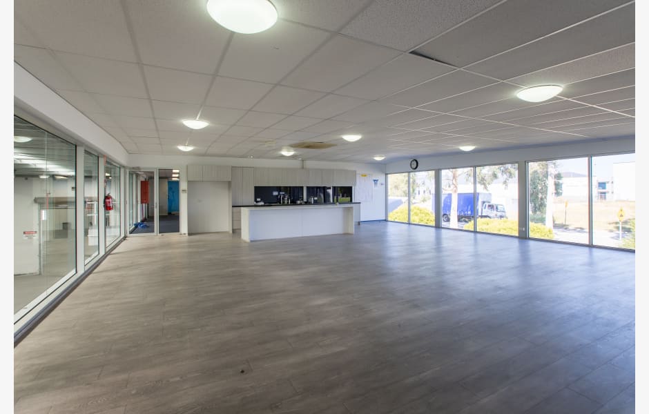59-71-Merrindale-Drive-Office-for-Sale-4746-562fd2b9-5077-4fc4-81c6-c6ed4252d420_i