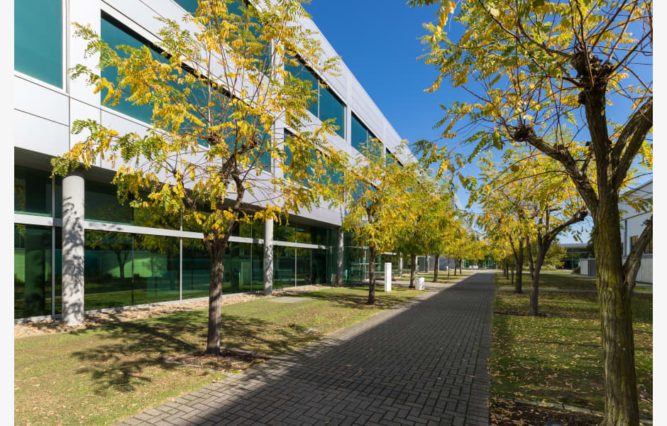 885-Mountain-Highway-Office-for-Lease-6678-0d2cdd5b-165f-4916-8580-9066feea5a38_IMG_8391-HDR