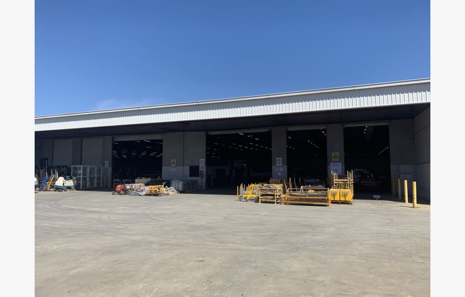 -Office-for-Lease-6680-f0ff3b70-c95a-458b-bfe7-4a3b12de4e03_GGLWINDPROPERTIESPropertiesNewWaterview6-8DandenongSouthShotsforweb007