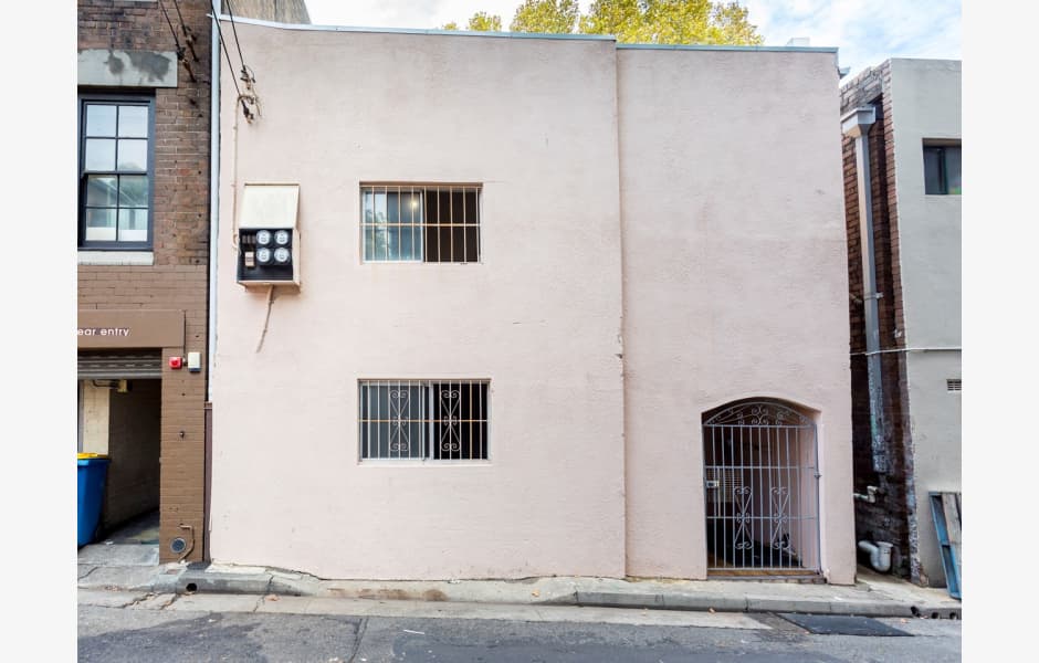1-Taggarts-Lane-Office-for-Auction-7199-wvbm5ojqctdfgrmkdyi2_Facadefronton