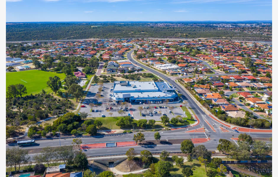 Kinross Central Shopping Centre 1 Selkirk Drive, Kinross properties