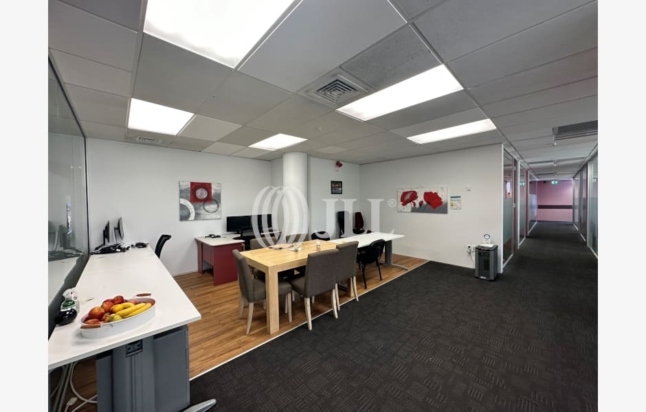 Part Level 2, 22 Amersham Way Part Level 2, 22 Amersham Way