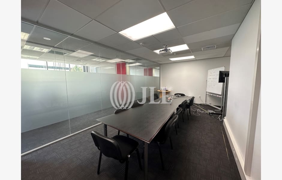 Part Level 2, 22 Amersham Way Part Level 2, 22 Amersham Way