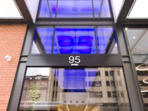 Chesser-House-Office-for-Lease-1455-c8eaa721-dbe9-4e77-981e-a76c61e1cd5c__DSF0261