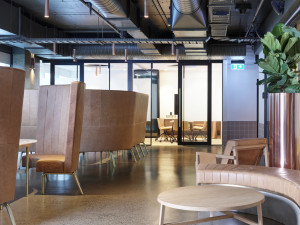 Central-Plaza-Office-for-Lease-1180-1bdd57fe-613e-4a40-82f0-ab9fc17d8fab_10