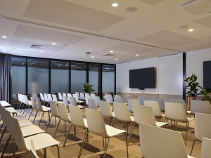 Central-Plaza-Office-for-Lease-1180-4c152f95-bb71-4987-80e6-7296f879e844_13