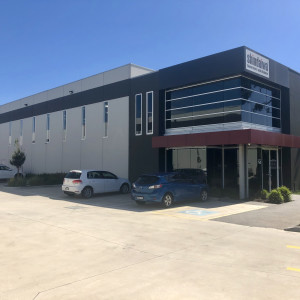 Building-14-Office-for-Lease-6896-d68bf527-5270-4fcc-bd3a-11980c8dc400_GGLWINDPROPERTIESPropertiesNewMountainHighway14924BayswaterinternetphotosIMG_5202