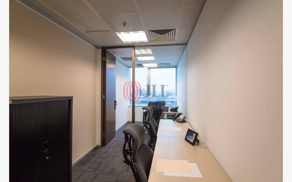 Available unit hkgsea355 in Compass Offices AIA Tower Office